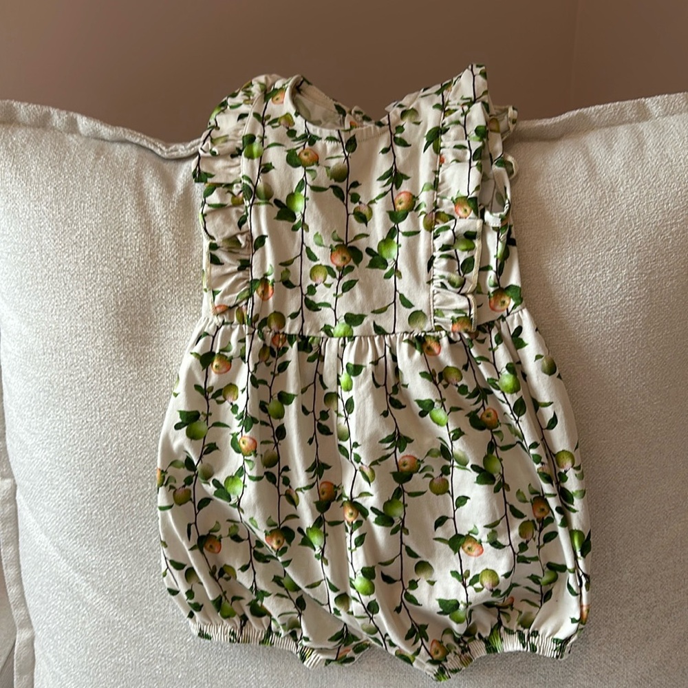 NWT Molo Romper with apples and ruffles